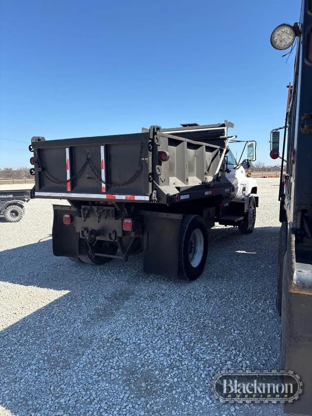 Image of GMC Topkick equipment image 2