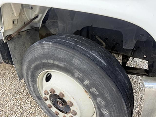 Image of GMC Topkick equipment image 2