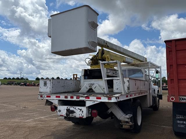Image of GMC Topkick equipment image 4