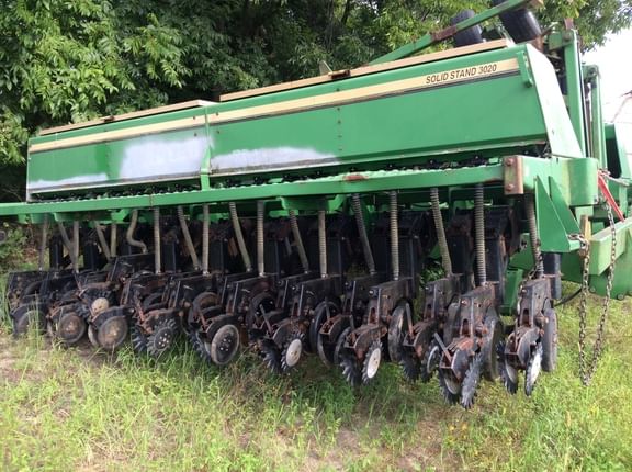 1995 Great Plains 2N-3020 Equipment Image0