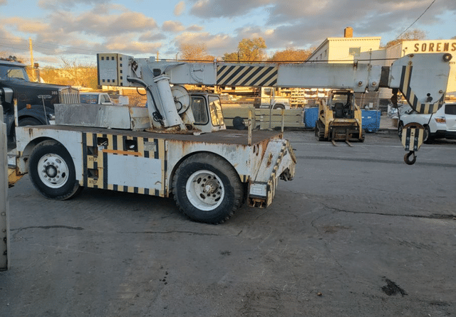 Image of Grove 180.36 equipment image 2