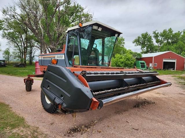 Image of Hesston 8400 equipment image 1