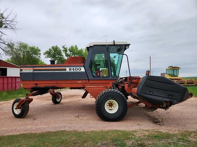 Image of Hesston 8400 equipment image 2