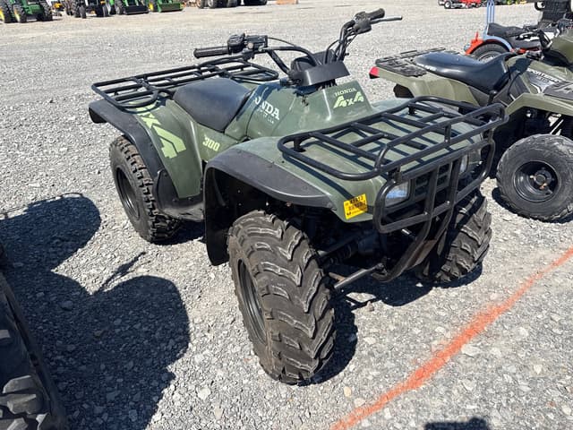 Image of Honda 300 equipment image 1
