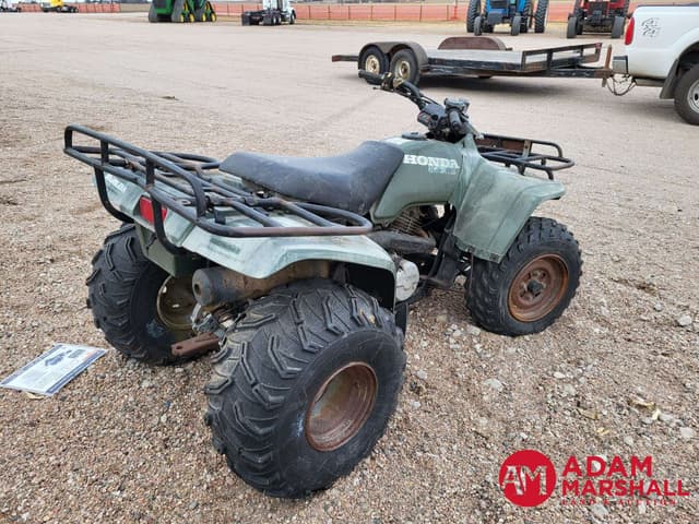 Image of Honda TRX300 equipment image 3