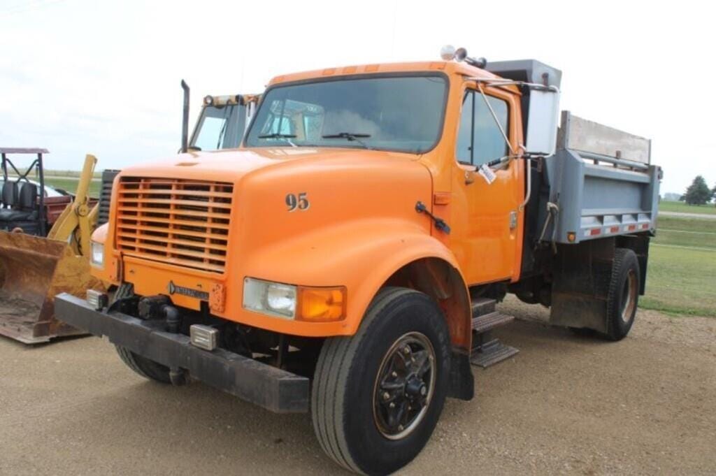 Main image International 4700