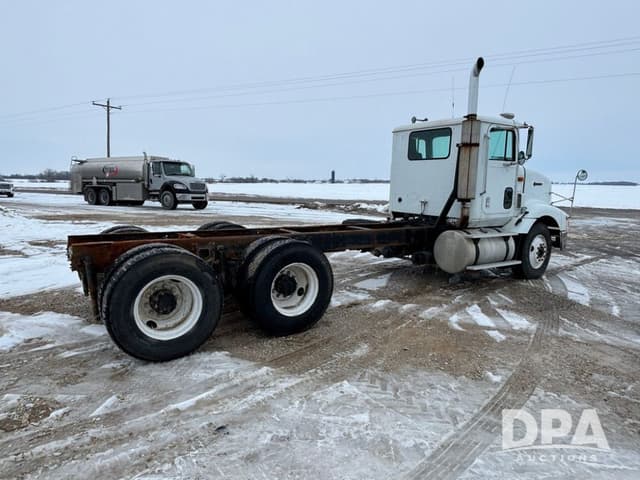 Image of International 9200 equipment image 4