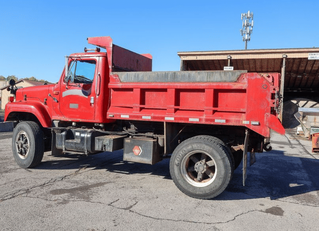 Image of International 2574 equipment image 2