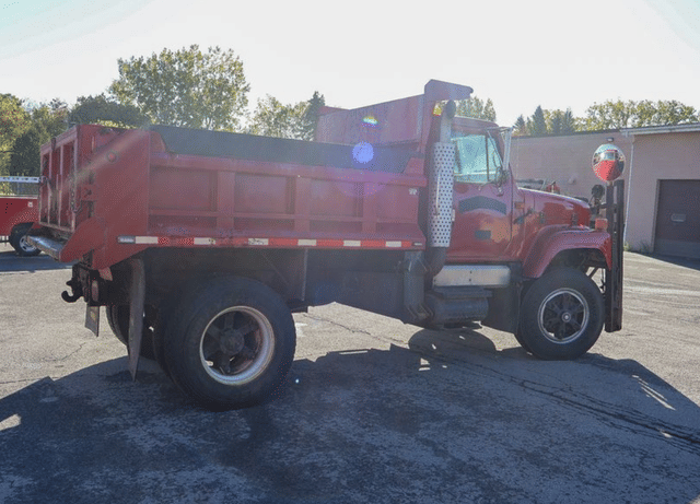 Image of International 2574 equipment image 4