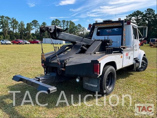 Image of International 4500 equipment image 4