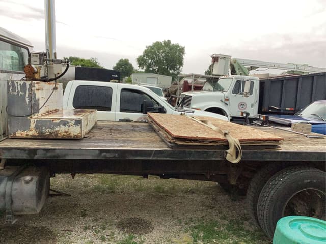Image of International 4700 equipment image 3