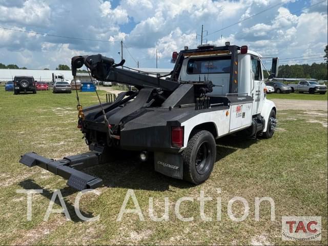 Image of International 4700 equipment image 2