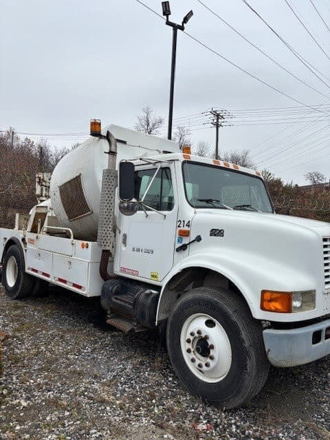 Image of International 4700 Image 1