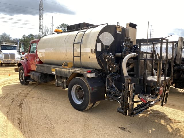 Image of International 4700 equipment image 1