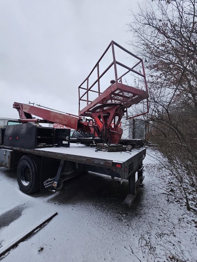 Image of International 4700 equipment image 4