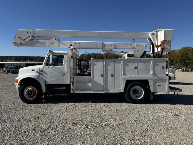 Image of International 4700 equipment image 1