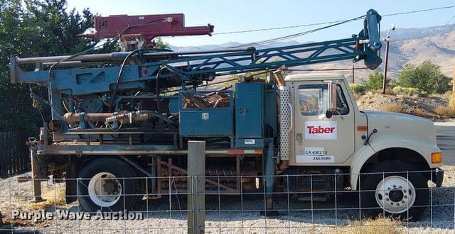 Image of International 4700 equipment image 3