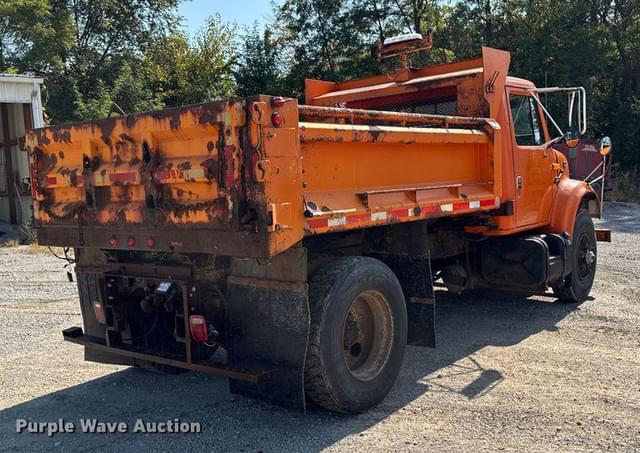 Image of International 4700 equipment image 4