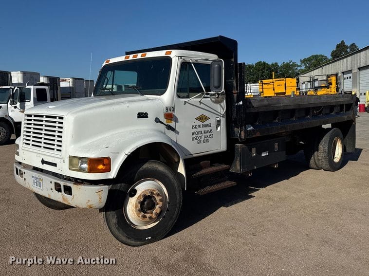 1995 International 4700 Equipment Image0