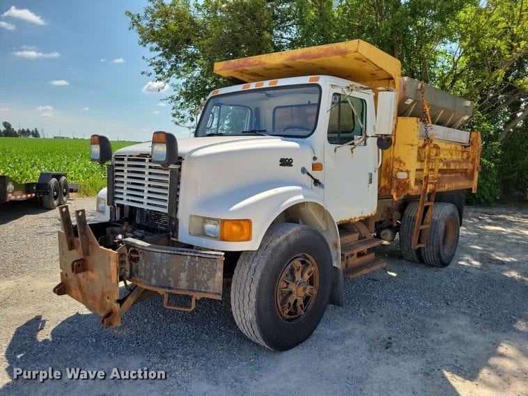 1995 International 4700 Equipment Image0