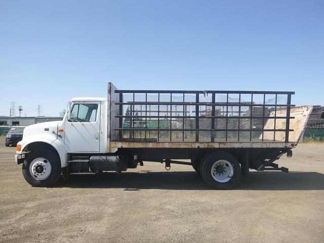 Image of International 4700 equipment image 4