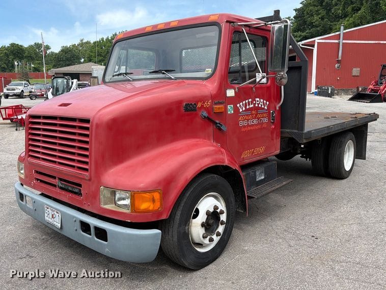 1995 International 4700 Equipment Image0
