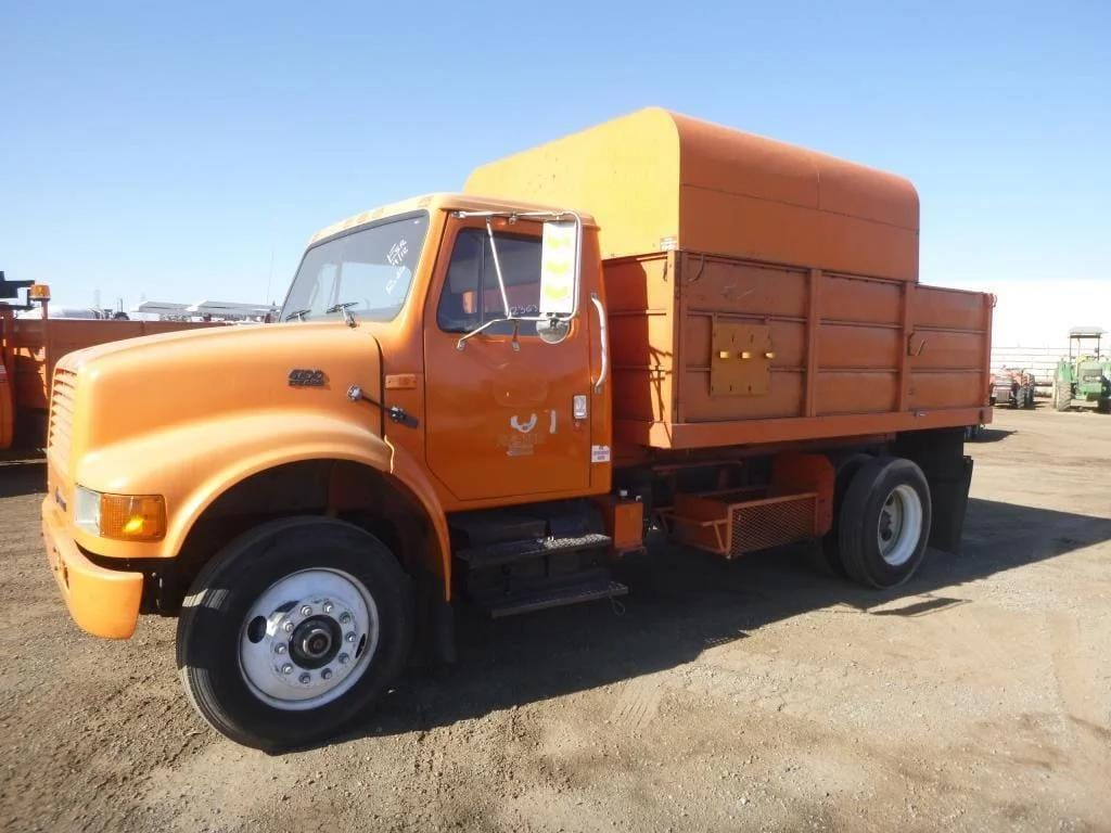 Main image International 4700