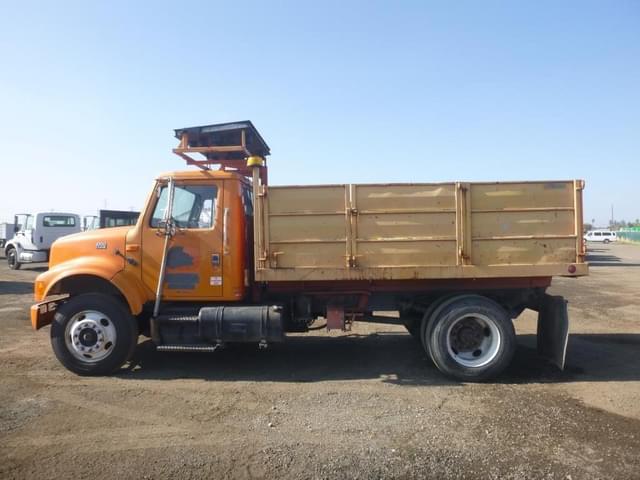 Image of International 4700 equipment image 4