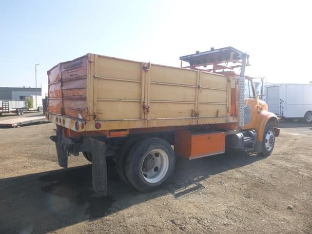 Image of International 4700 equipment image 2