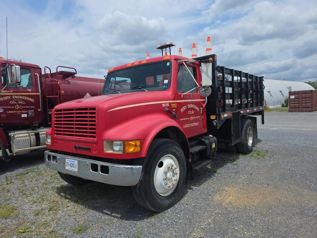 1995 International 4700 Equipment Image0