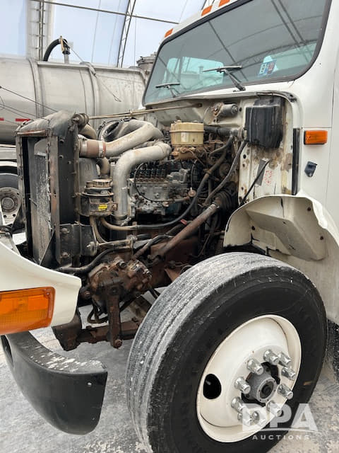 Image of International 4700 equipment image 4