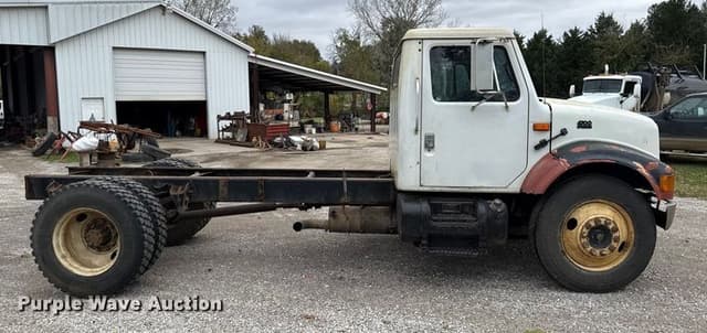 Image of International 4700 equipment image 3