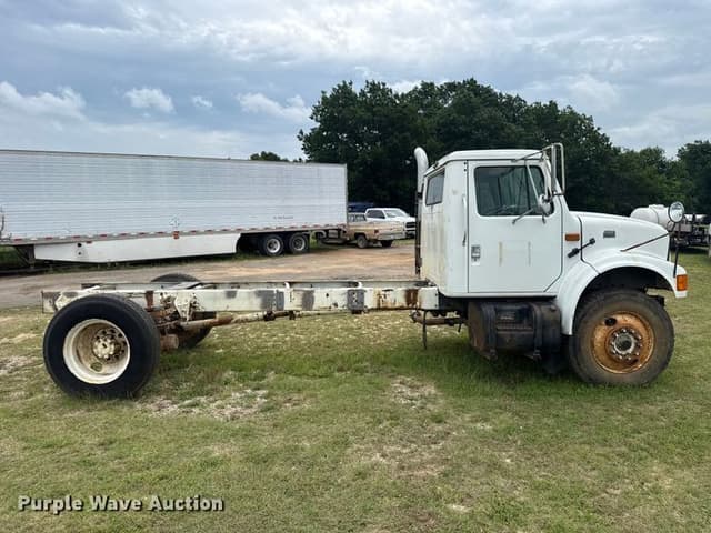 Image of International 4700 equipment image 3