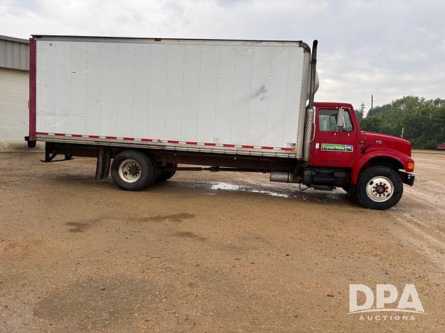 Image of International 4700 equipment image 3