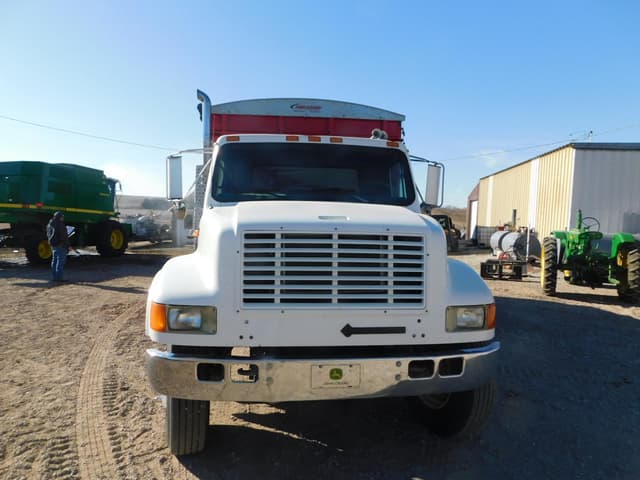 Image of International 4900 equipment image 3