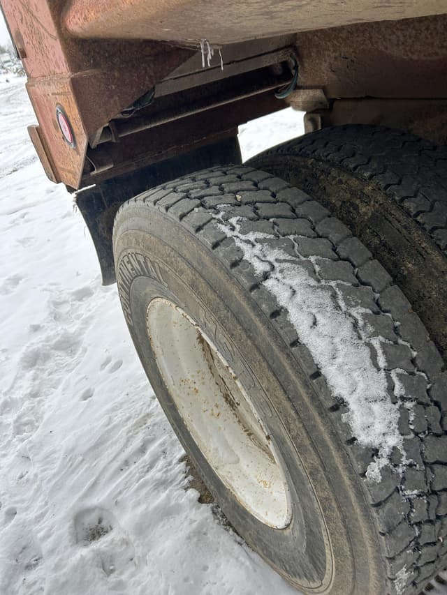 Image of International 4900 equipment image 2