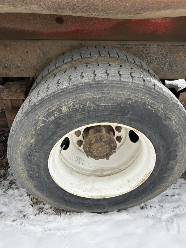 Image of International 4900 equipment image 3