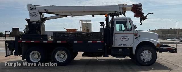Image of International 4900 equipment image 3
