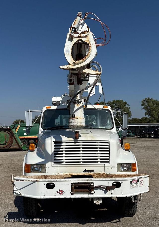 Image of International 4900 equipment image 1