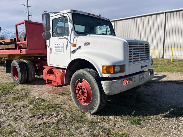 Image of International 4900 equipment image 3