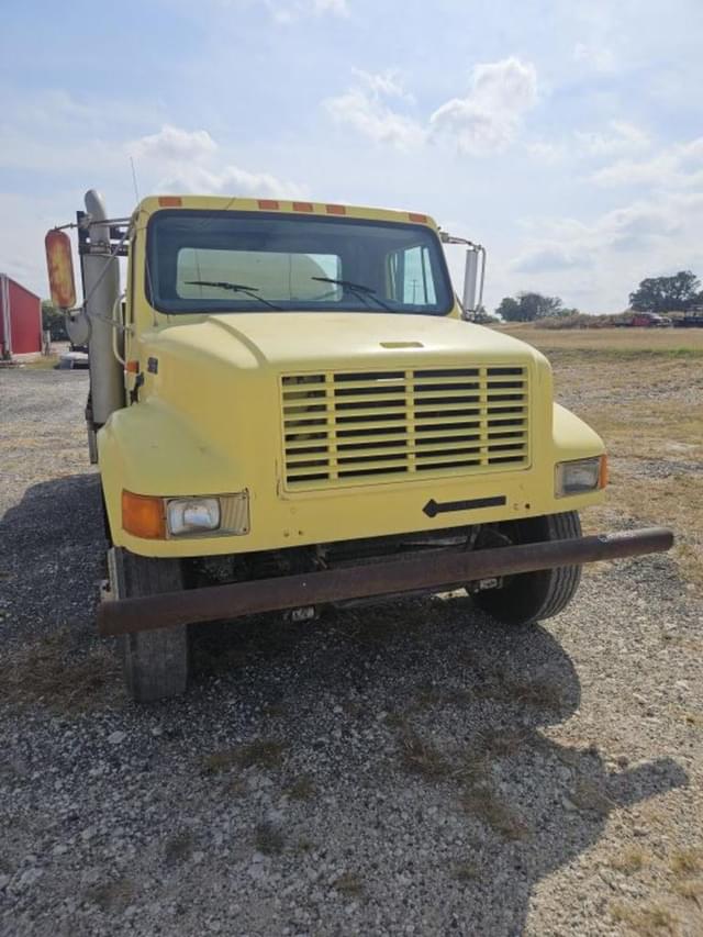 Image of International 4900 DT466 equipment image 2