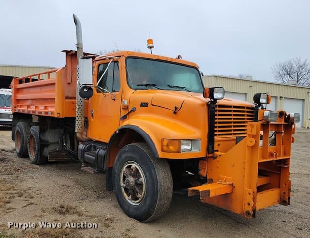 Image of International 4900 equipment image 2