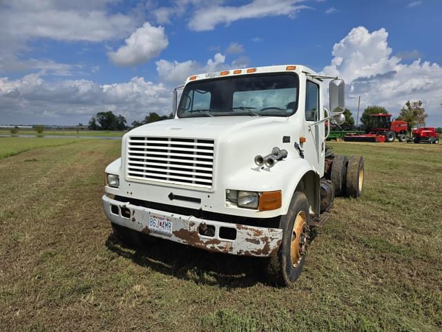 Image of International 4900 equipment image 1