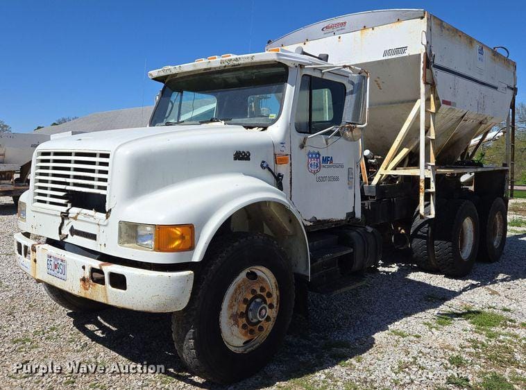 Main image International 4900