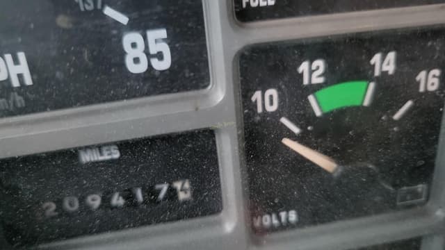 Image of International 4900 equipment image 4