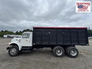 1995 International 4900 Image