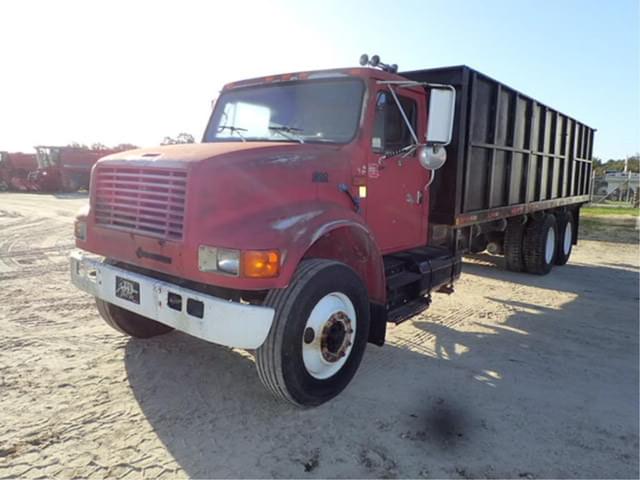 Image of International 4900 equipment image 2