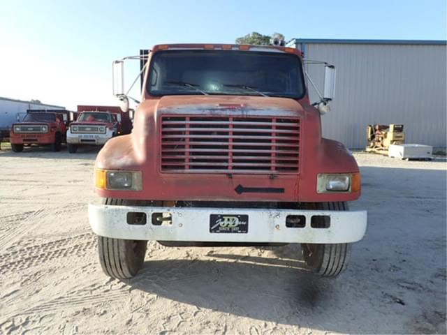 Image of International 4900 equipment image 1