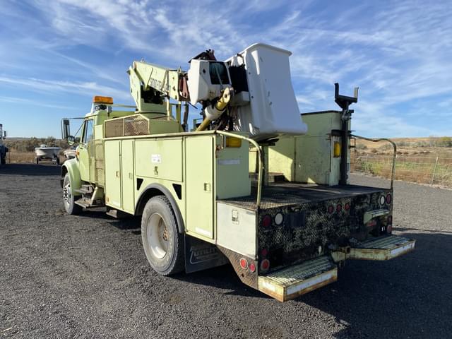 Image of International 4900 equipment image 3