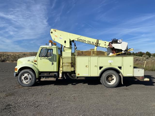 Image of International 4900 equipment image 2